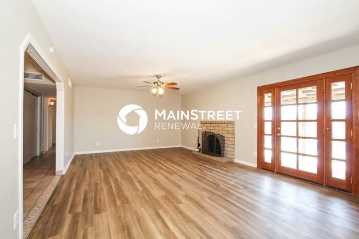 18048 North 50th Avenue - Photo 3 of 15