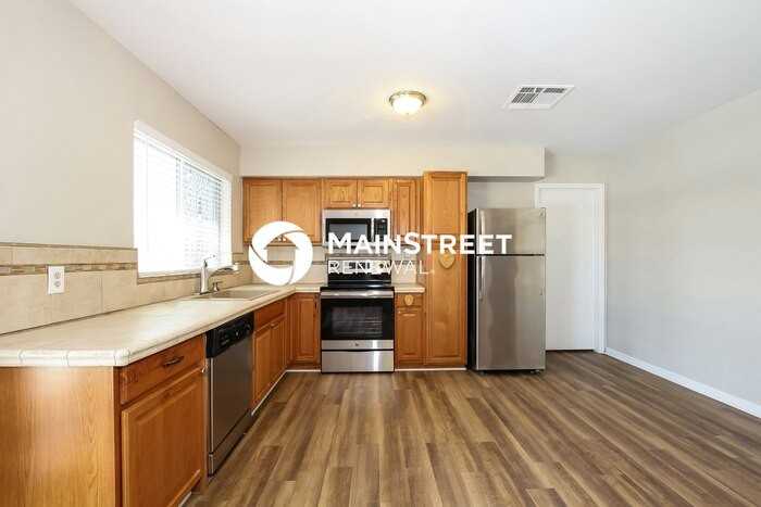 18048 North 50th Avenue - Photo 5 of 15