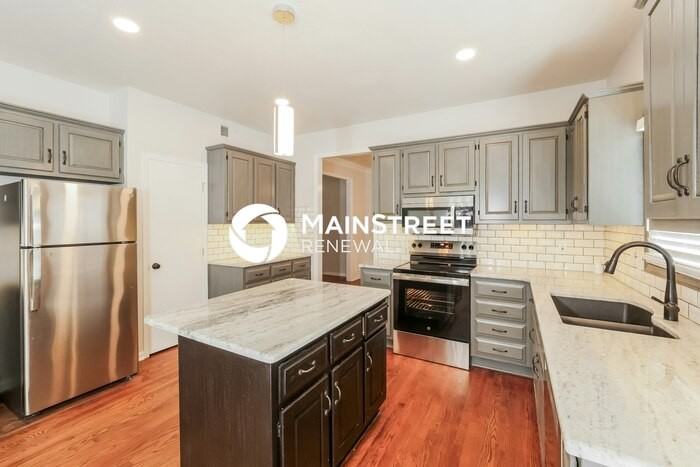 6603 West 156th Street - Photo 7 of 19