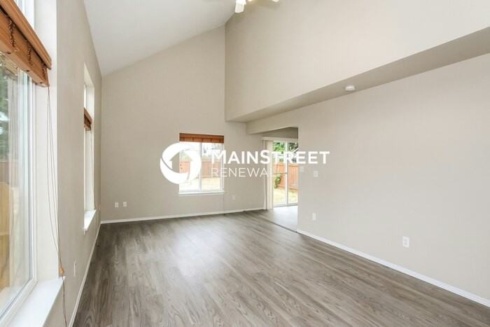 915 110th Street South - Photo 4 of 16