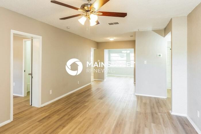 4626 20th Ave N - Photo 3 of 16