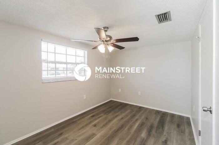 7224 Parrot Drive - Photo 3 of 16