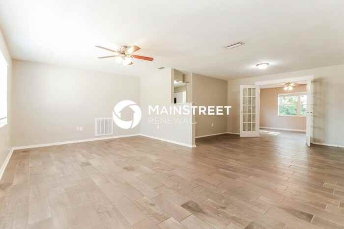 7525 Foxbloom Drive - Photo 3 of 16