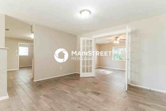 7525 Foxbloom Drive - Photo 4 of 16