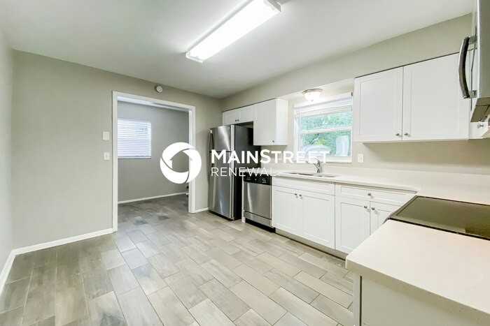 7525 Foxbloom Drive - Photo 5 of 16