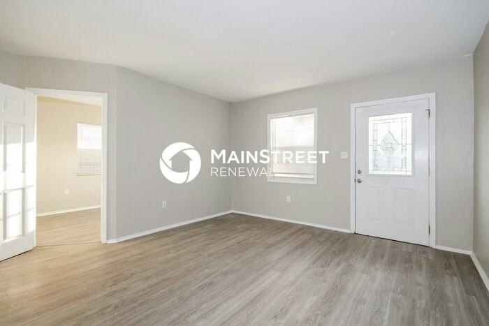 6813 North Clearview Avenue - Photo 3 of 16