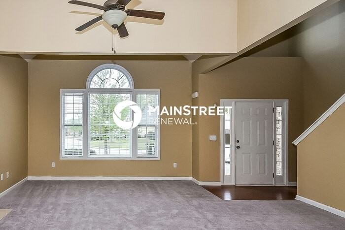 3260 Franklin St - Photo 2 of 17