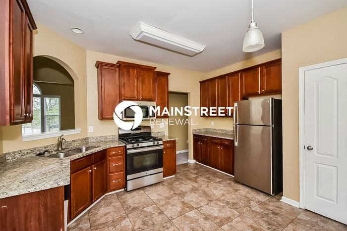 3260 Franklin St - Photo 6 of 17