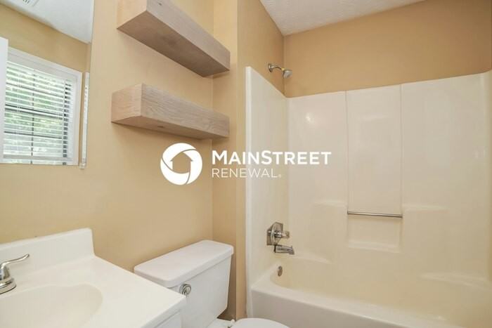 1255 Bishop's Lane - Photo 7 of 17