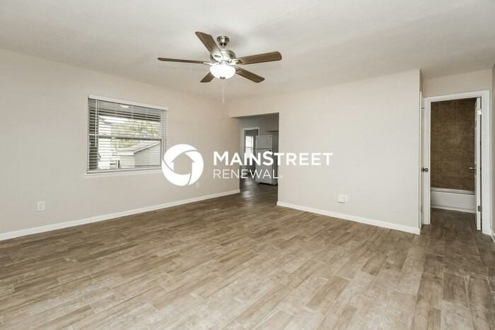 2065 West Pkwy - Photo 2 of 21