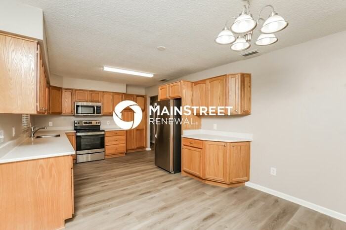 690 Wells St - Photo 5 of 16