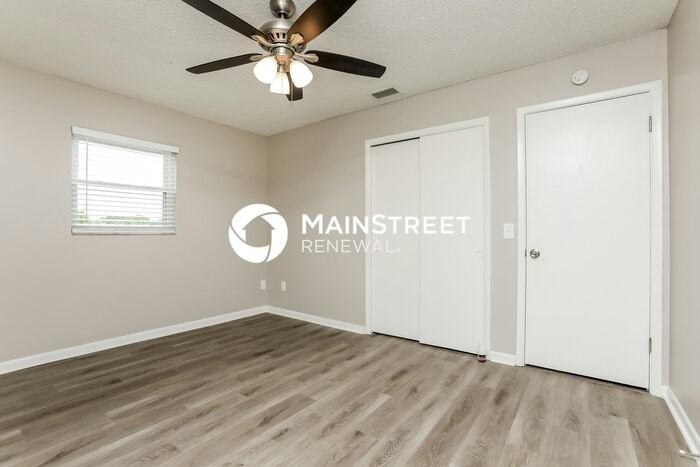 690 Wells St - Photo 7 of 16