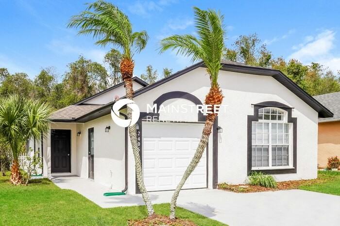 2406 Parsons Pond Cir - Photo 2 of 16