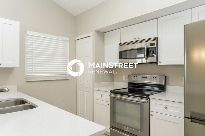 2406 Parsons Pond Cir - Photo 5 of 16