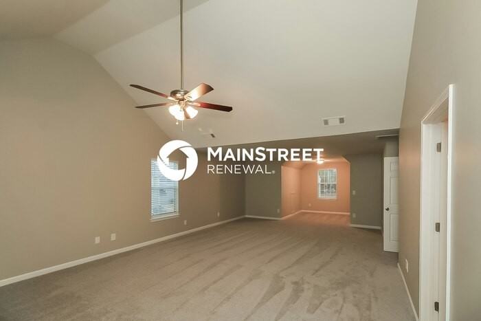 6880 Estepona St - Photo 7 of 17