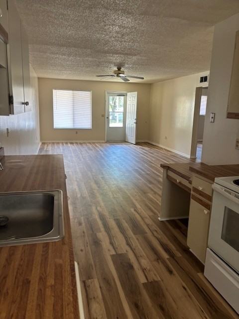 813 E Rosewood Ln - Photo 3 of 12