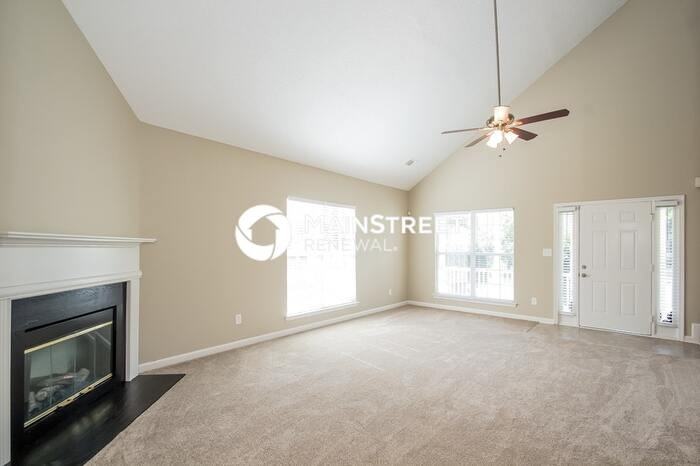 1269 Creekview Cir - Photo 3 of 15