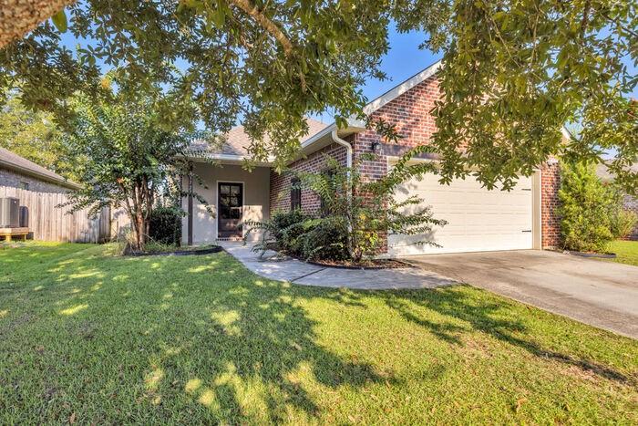 13727 Fox Hill Dr - Photo 3 of 27