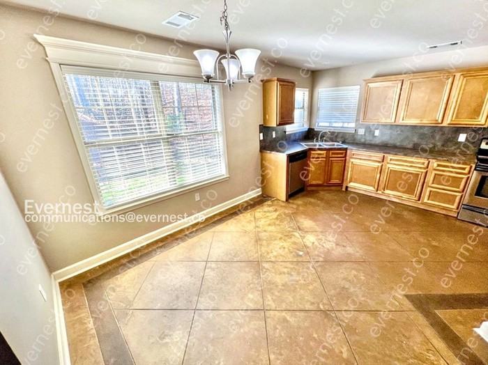 958 James Madison Dr - Photo 3 of 19