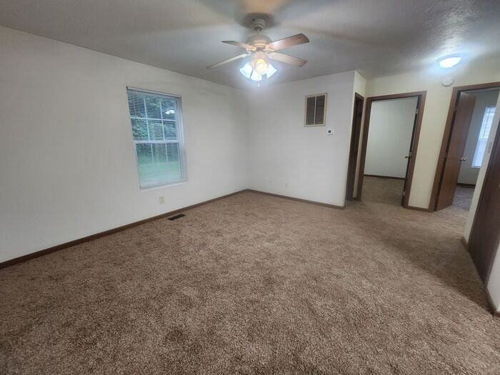 2010 N 4th St #2010 - Photo 4 of 11