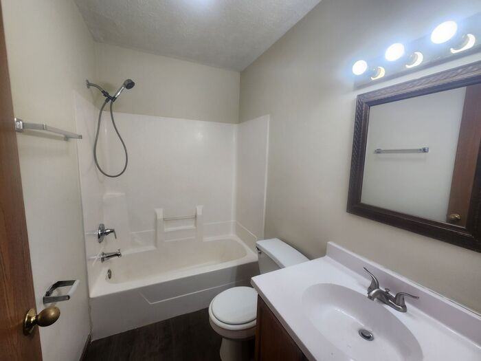 2010 N 4th St #2010 - Photo 7 of 11