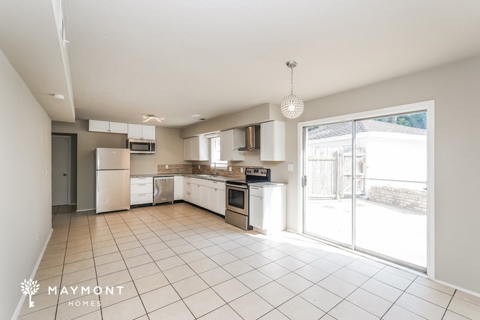 10719 Idlebrook Dr - Photo 7 of 13
