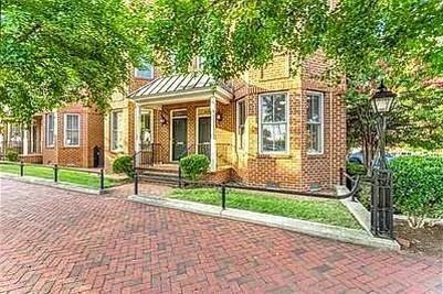 1424 West Cary Street - Photo 2 of 13