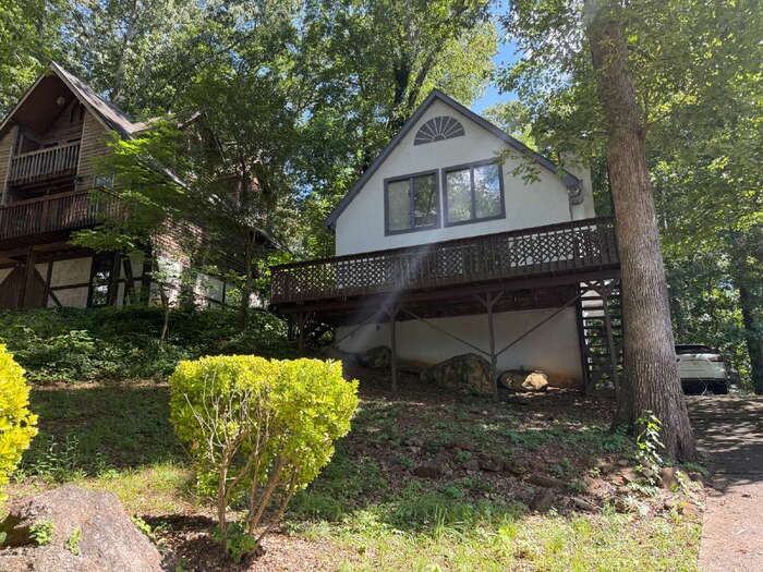 8439 Lake Dr - Photo 2 of 18