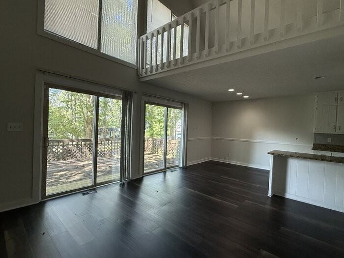 8439 Lake Dr - Photo 7 of 18