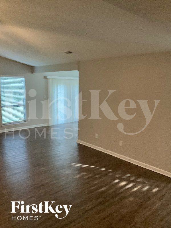 6237 Danbrooke Park Dr - Photo 3 of 11