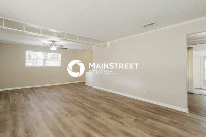 470 Sigsbee Ct - Photo 4 of 16