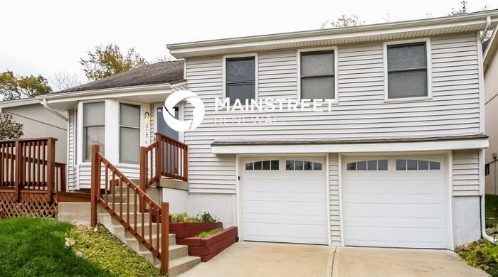 927 Nw 62nd Ter - Photo 5 of 18