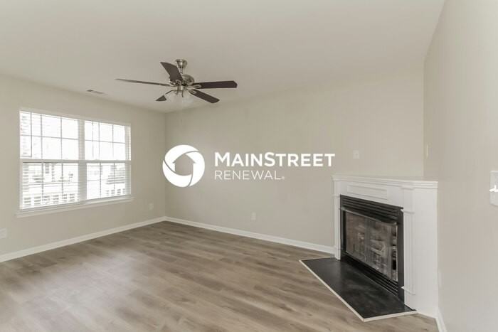 5627 Henderson Oaks Dr - Photo 4 of 17