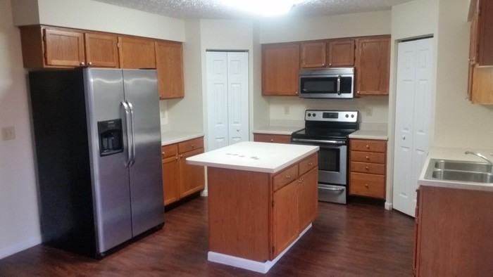 5885 Katelyn Ln - Photo 5 of 21