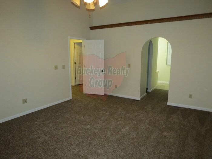 5885 Katelyn Ln - Photo 6 of 21