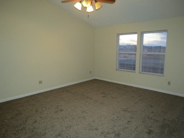 5885 Katelyn Ln - Photo 7 of 21