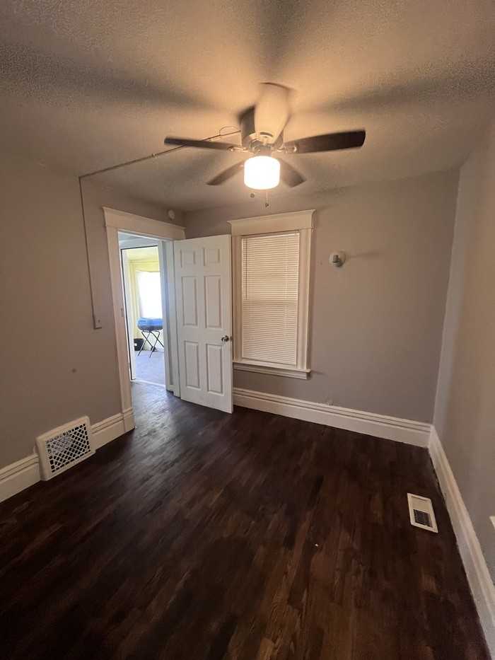 636 Florence St - Photo 5 of 22