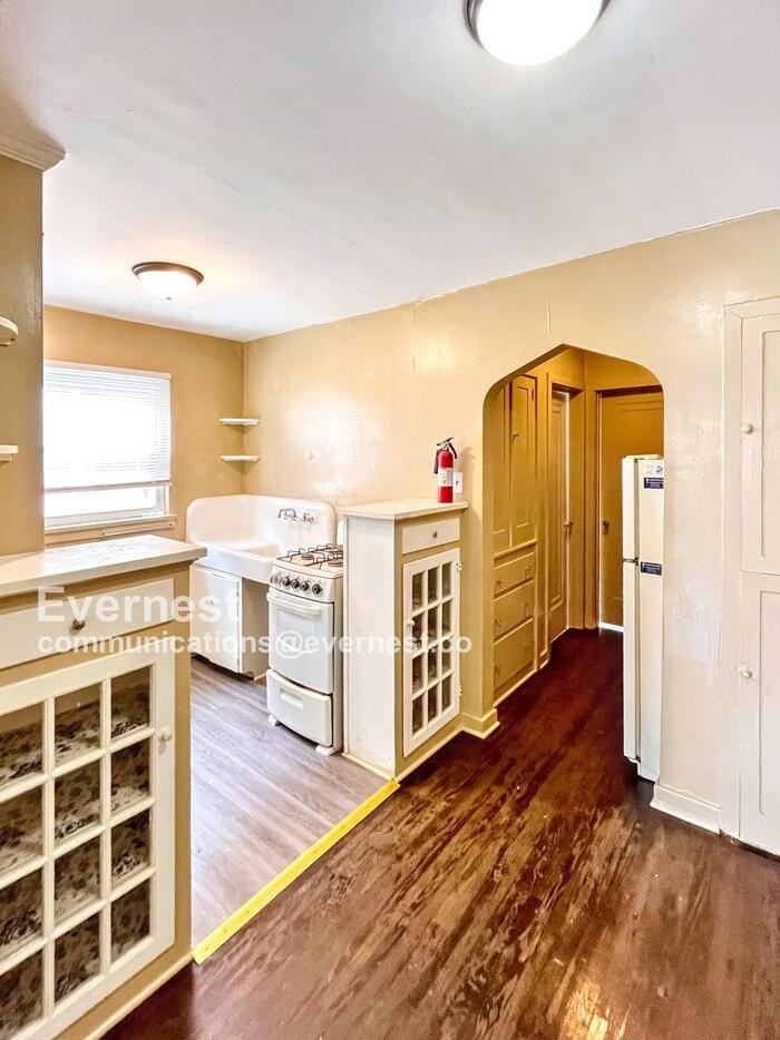 3812 Drexel Dr #1 - Photo 2 of 15