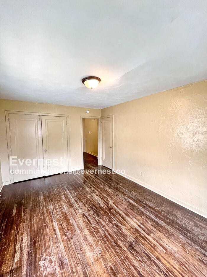 3812 Drexel Dr #1 - Photo 7 of 15