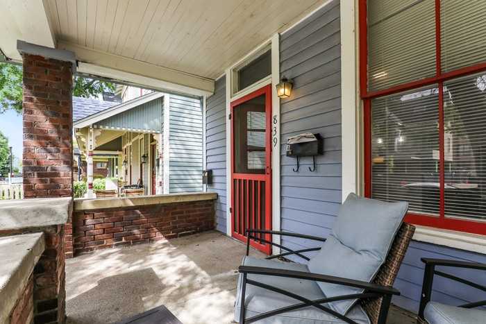 839 N Park Ave #A - Photo 4 of 16