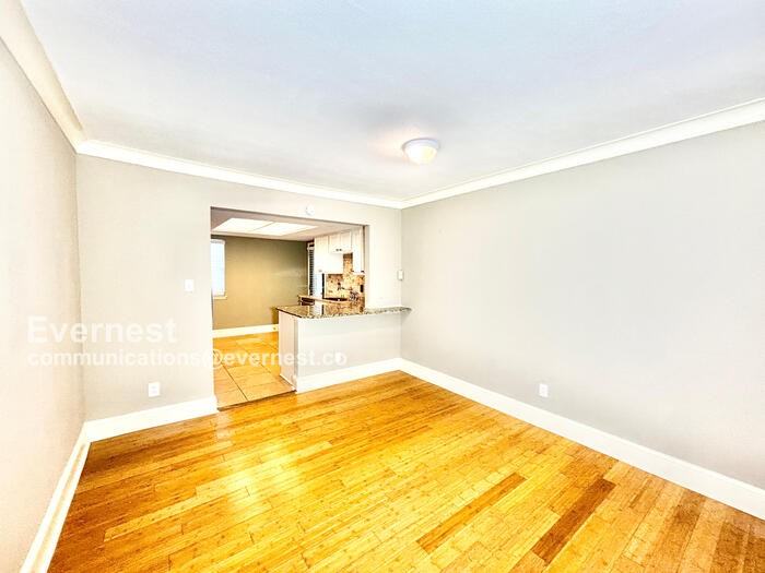 7807 Meadow Park Dr - Photo 4 of 20