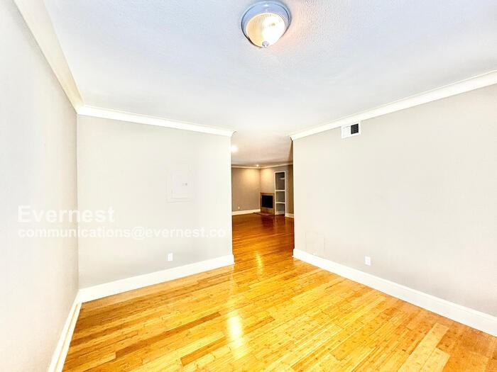 7807 Meadow Park Dr - Photo 6 of 20