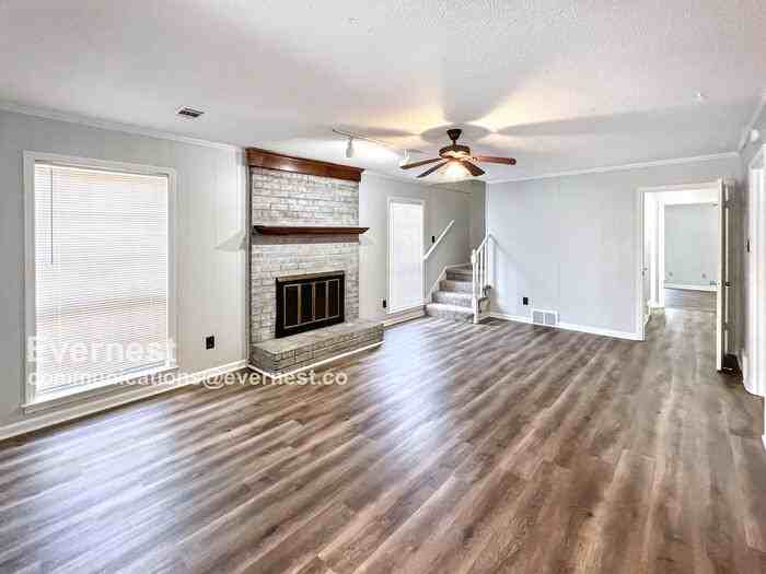 6630 Hampstead Cove - Photo 4 of 26