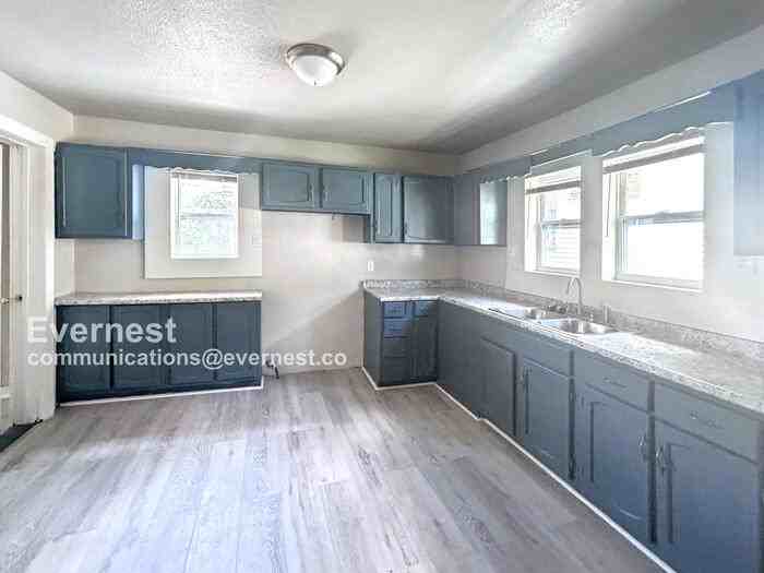 317 5th Way - Photo 2 of 8