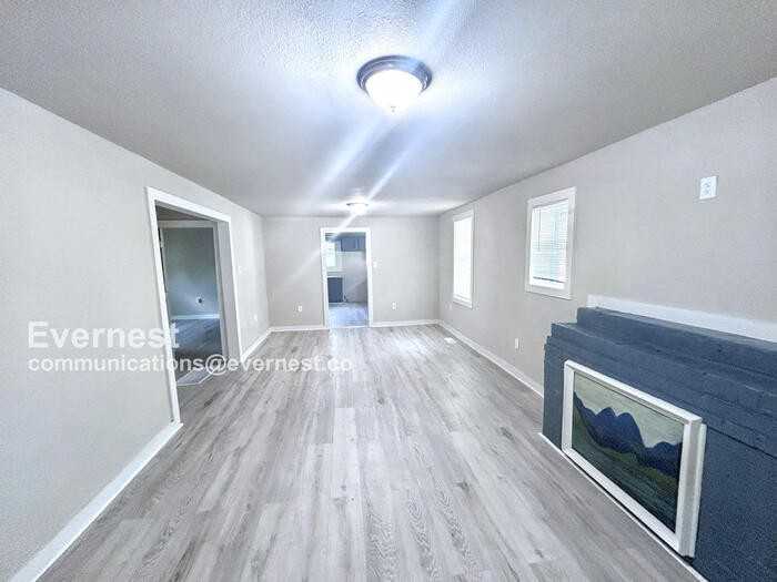 317 5th Way - Photo 3 of 8