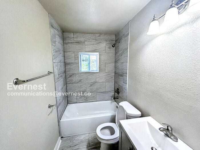 317 5th Way - Photo 4 of 8