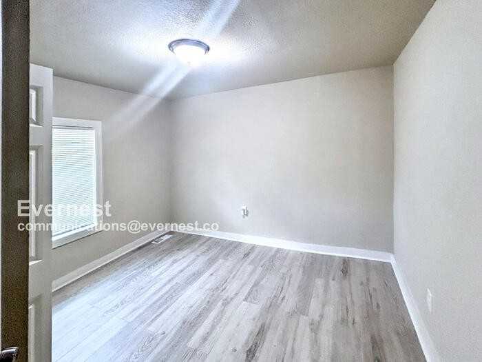 317 5th Way - Photo 6 of 8