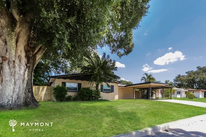 2310 Crosby St - Photo 4 of 15