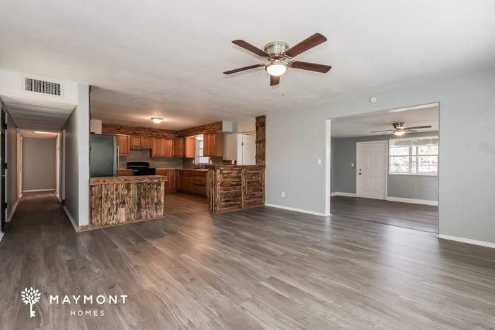 2310 Crosby St - Photo 6 of 15