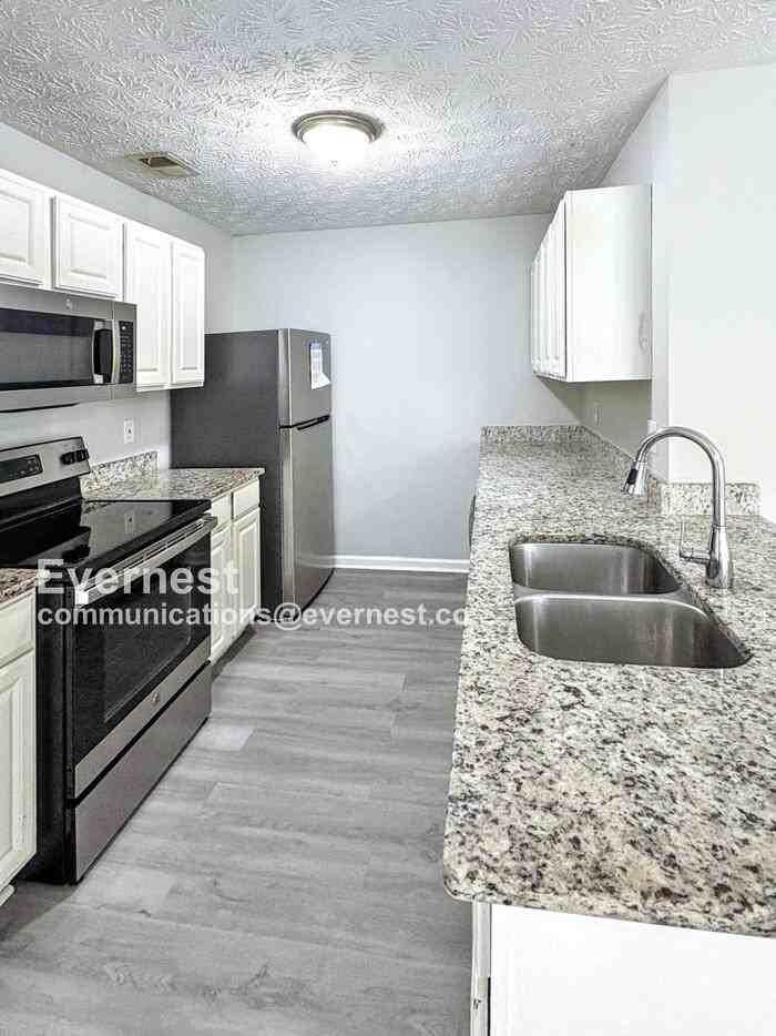 2002 Grove Way - Photo 2 of 18